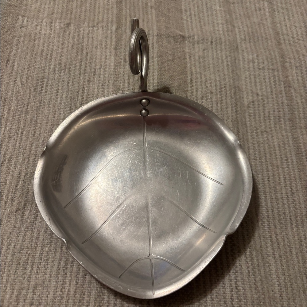 Vintage hammered aluminum leaf trinket dish candy dish rish tray